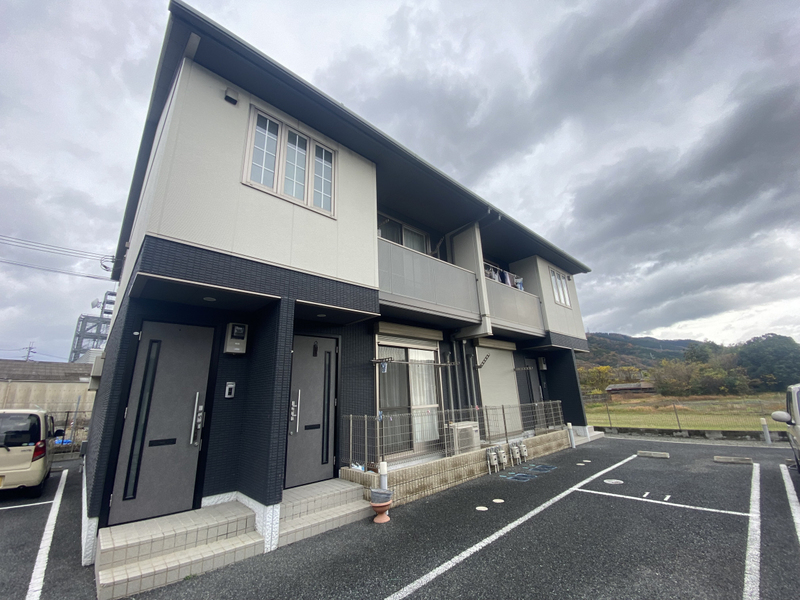 フェリア山崎　B棟