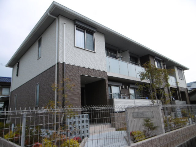 物件番号:1050105201 駐車場1台分賃料に込み♪エコジョーズ採用で経済的です☆